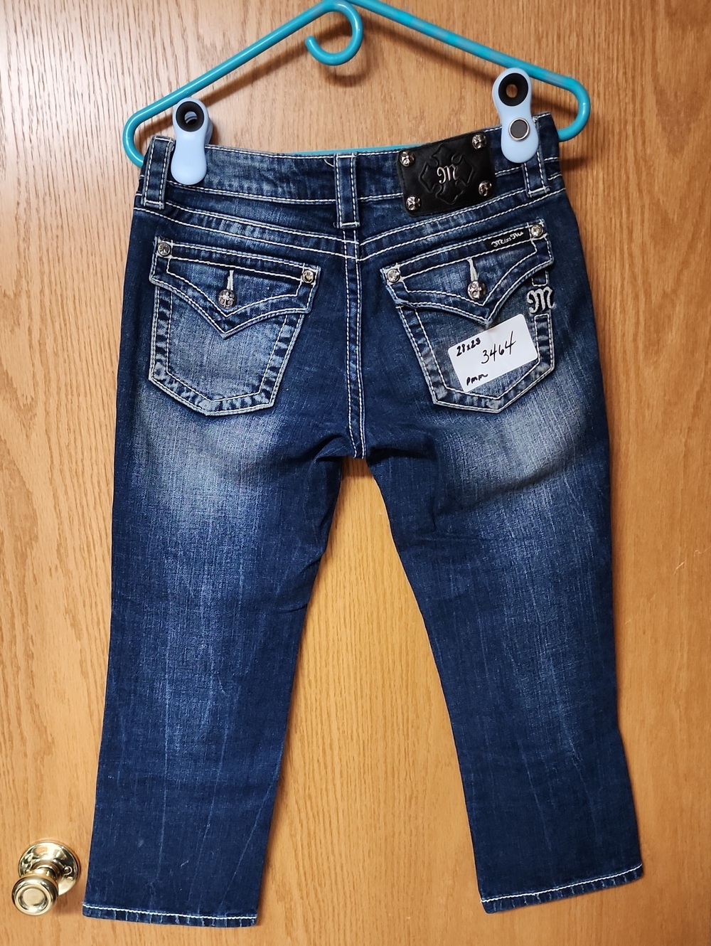 Miss Me Dark Blue Cropped Jeans womens 28x23 number 3464